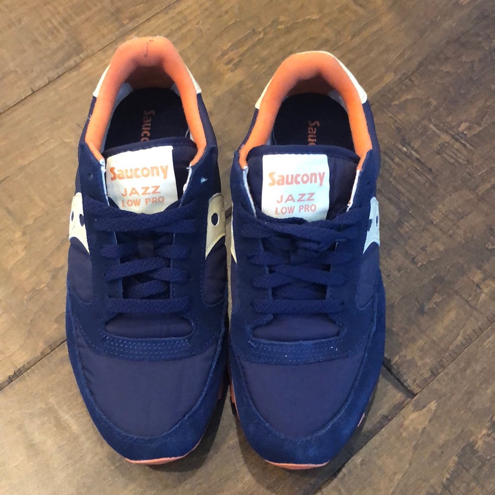 Women’s 8.5 Saucony Jazz Low Pro